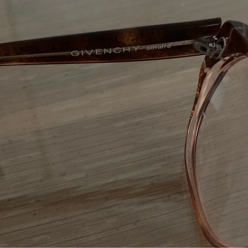 Vintage Givenchy solaire mod 111/BRN oversized glasses; made in France. W/Case.